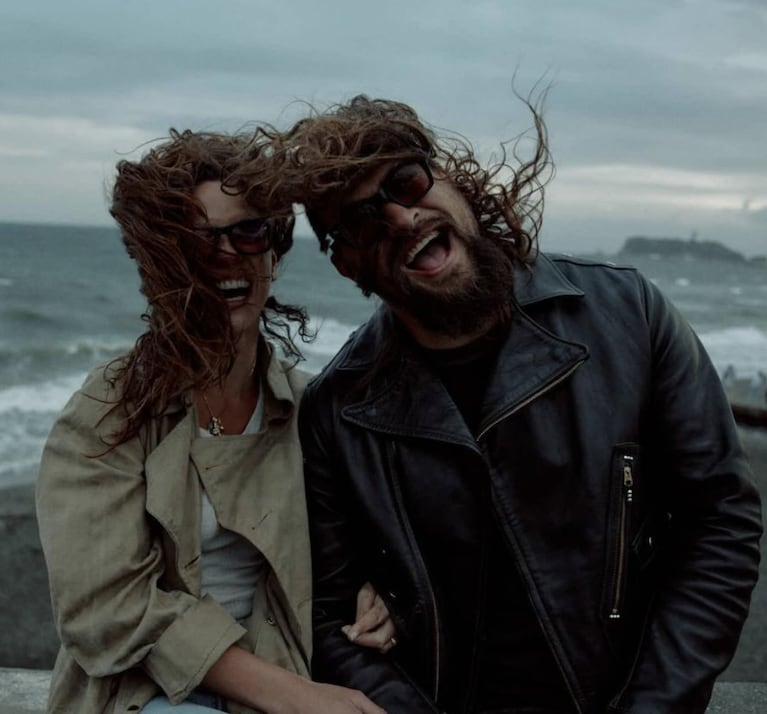 Jason Momoa y Adri Arjona en Japón.