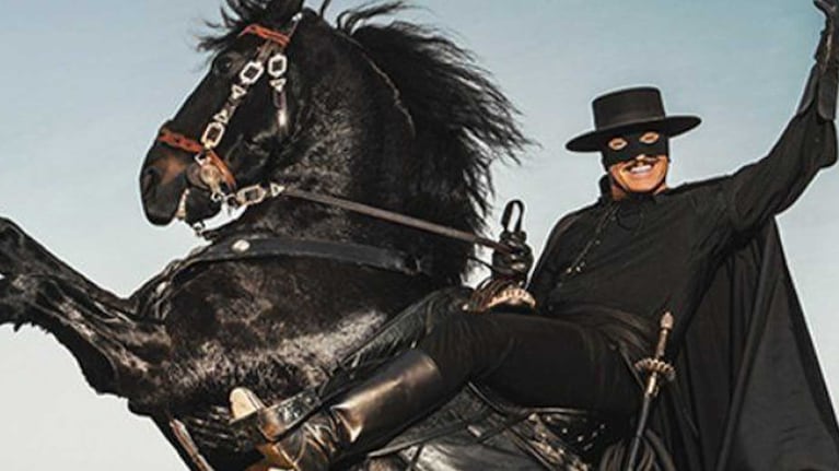 Jean Dujardin como Diego de la Vega, El Zorro (Foto: Paramount+)