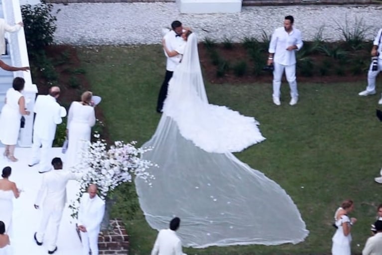 Jennifer Lopez y Ben Affleck se casaron en una fastuosa fiesta: las fotos de la boda de tres días y picnic de lujo