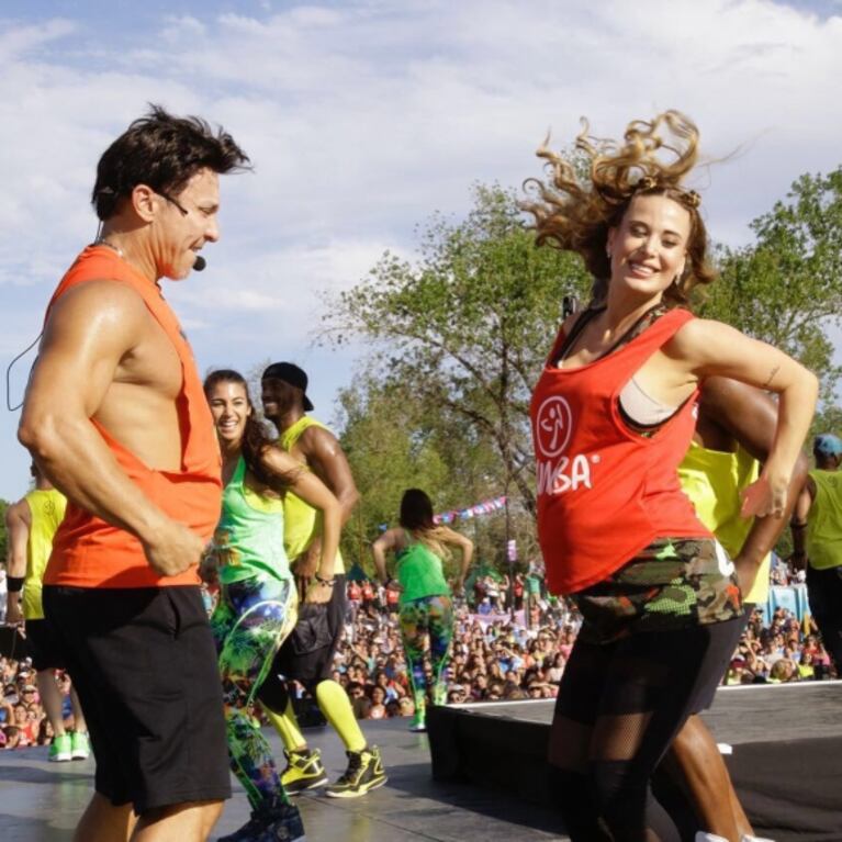 Jésica Cirio hizo una multitudinaria clase de zumba, ¡con 38 semanas de embarazo!