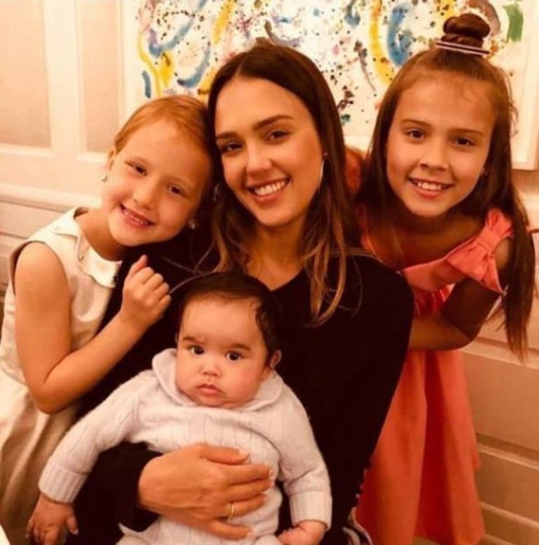 Jessica Alba reflexionó sobre las alegrías de la maternidad