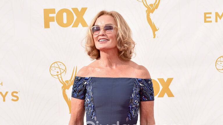 Jessica Lange, una diva de azul en la alfombra roja (Fotos: AFP).
