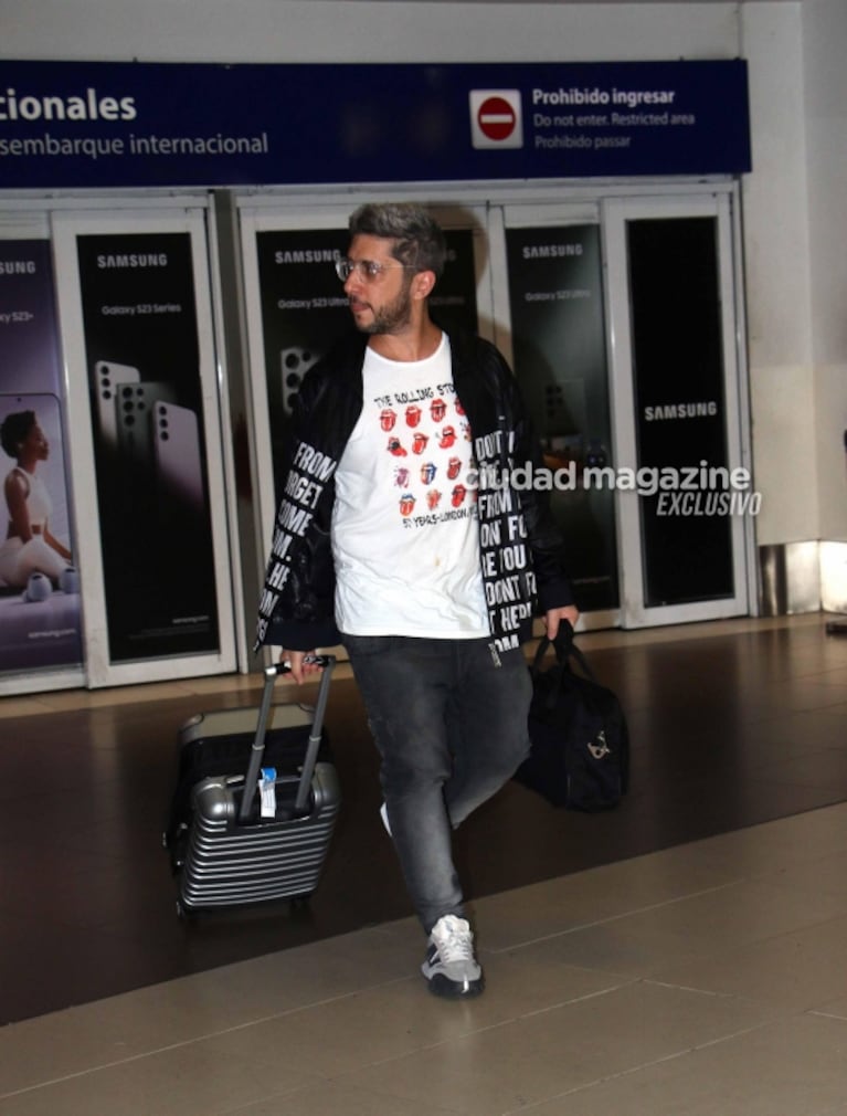 Jey Mammon volvió a Argentina, tras su viaje a Madrid por la denuncia de Lucas Benvenuto: las fotos de su llegada