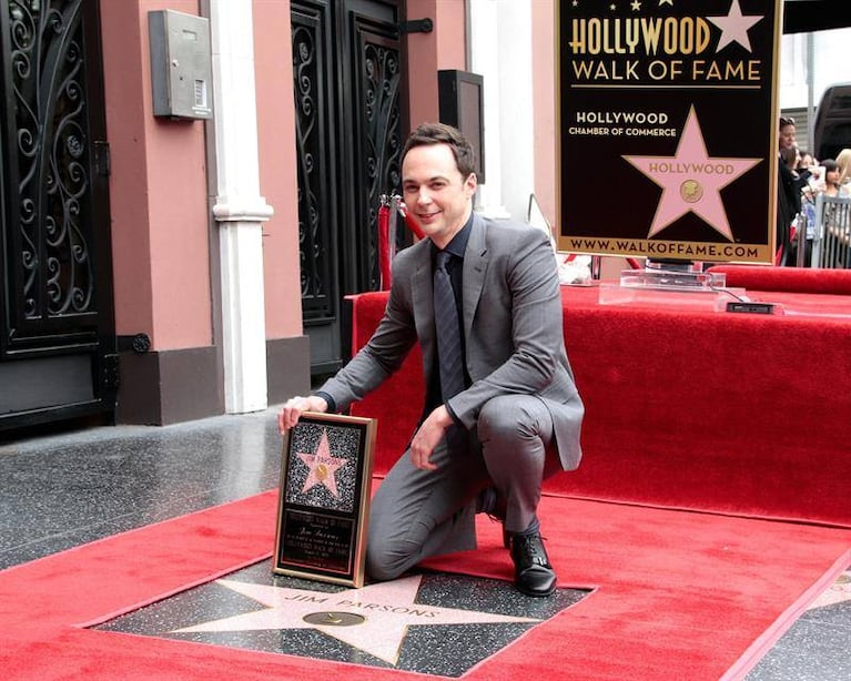 Jim Parsons recibió su estrella en el Paseo de la Fama de Hollywood en el 2015
