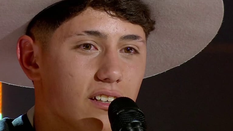 Jimena Barón emocionó a todos: le pagó el viaje de egresados a un joven que no tenía plata (captura de eltrece)