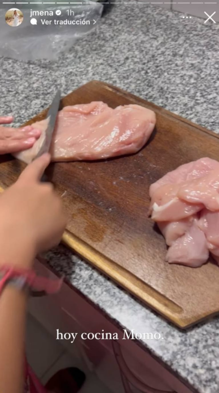 Jimena Barón mostró a su hijo Momo cocinando por primera vez y se atajó: "Me van a criticar por el cuchillo"