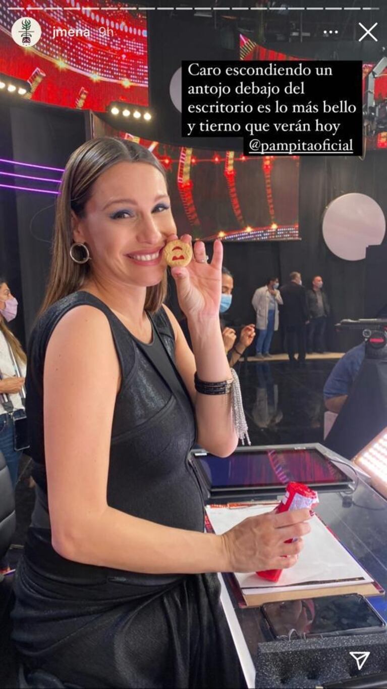 Jimena Barón mostró el antojo que Pampita esconde en el escritorio del jurado: "Lo más tierno que verán hoy" 