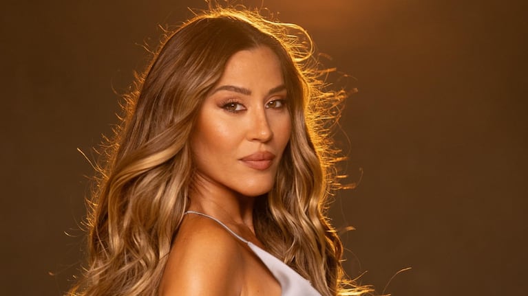 Jimena Barón posó con un vestido al cuerpo en la recta final de su embarazo. Crédito: Instagram