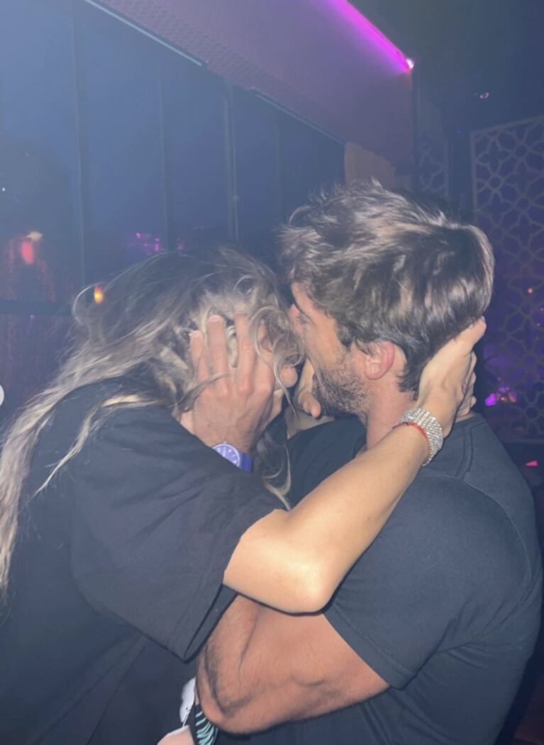 Jimena Barón publicó una foto de su apasionado reencuentro con su novio Matías Palleiro