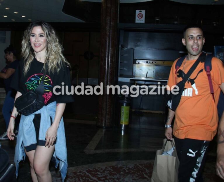 Jimena Barón, una 'cobra' mega sexy en su show en el Ópera: mucha complicidad con su nuevo ¿amigovio?