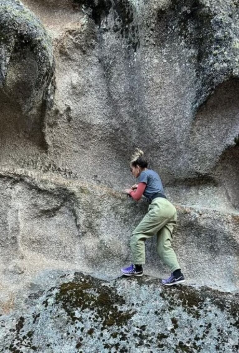 Jimena Barón y Matías Palleiro festejaron llegar a la cima de una montaña: la travesía duró 8 horas