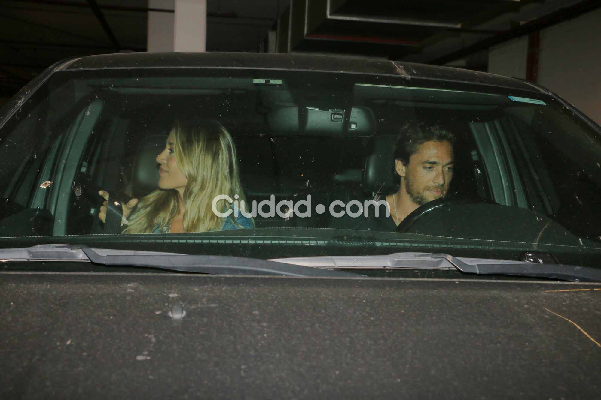 Jimena Barón y Matías Tasín fueron a ver El otro lado de la cama. Foto: Movilpress-Ciudad.com.