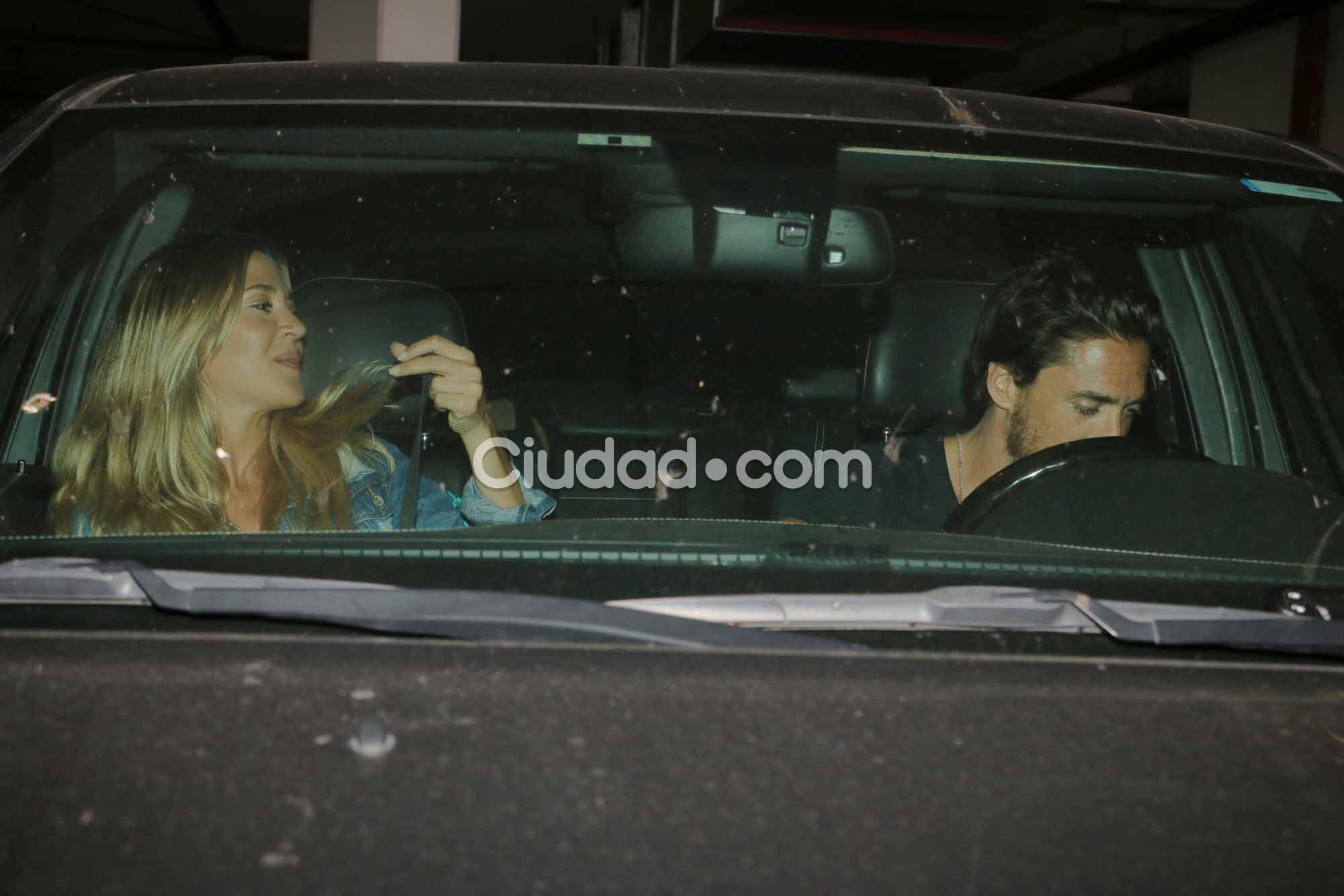 Jimena Barón y Matías Tasín fueron a ver El otro lado de la cama. Foto: Movilpress-Ciudad.com.