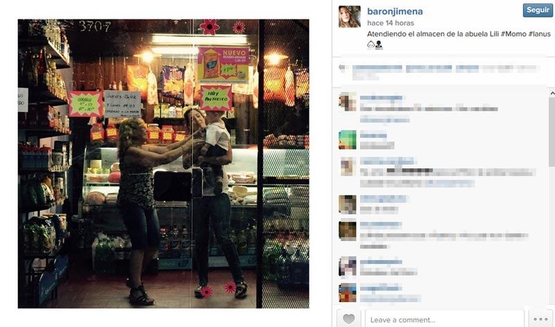 Jimena Barón y su hijo Morrison en Lanús. (Foto: Instagram)
