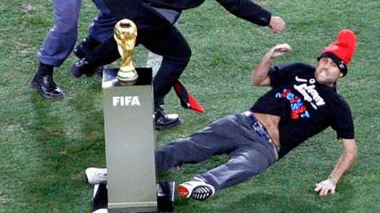 Jimmy Jump, el loco que casi toca la copa del mundo