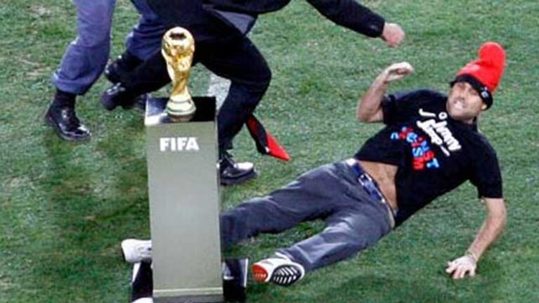 Jimmy Jump, el loco que casi toca la copa del mundo