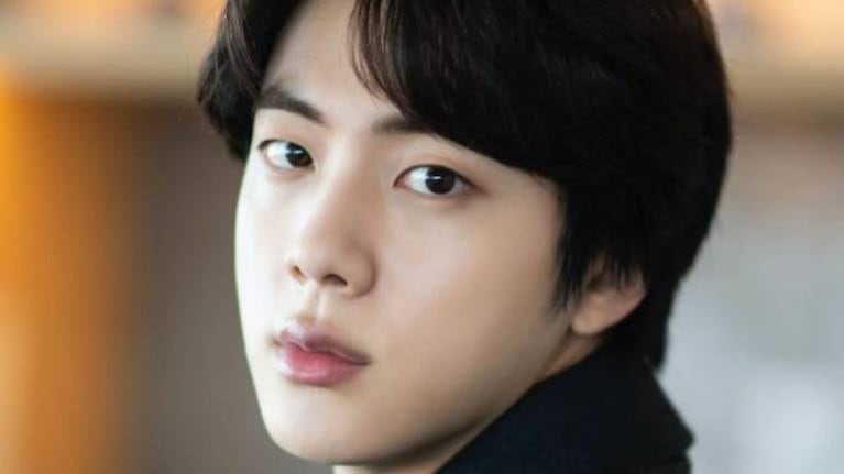 Jin de BTS mostró su nuevo corte de pelo para hacer el servicio militar en Corea del Sur