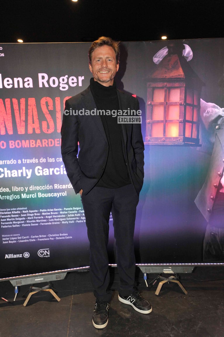 Joaquín Berthold en el estreno de Invasiones I, la obra protagonizada por Elena Roger (Foto: Movilpress).