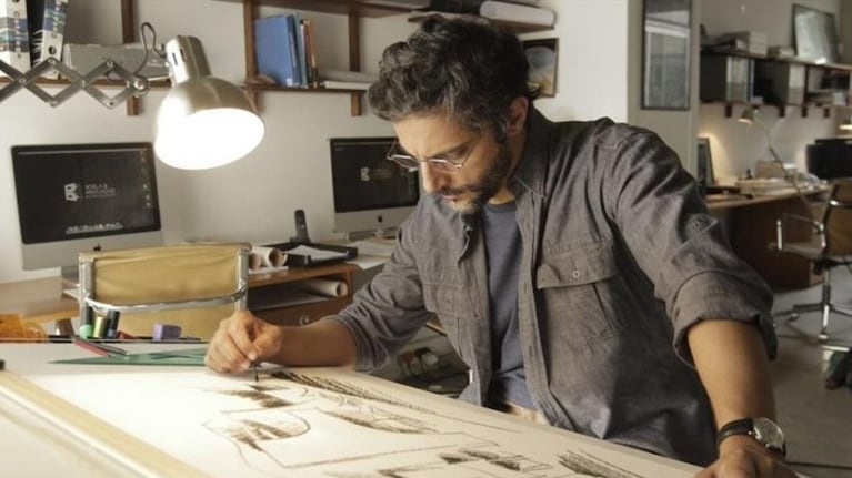 Joaquín Furriel actúa como Pablo Simó, arquitecto en el estudio donde se produce la grieta.