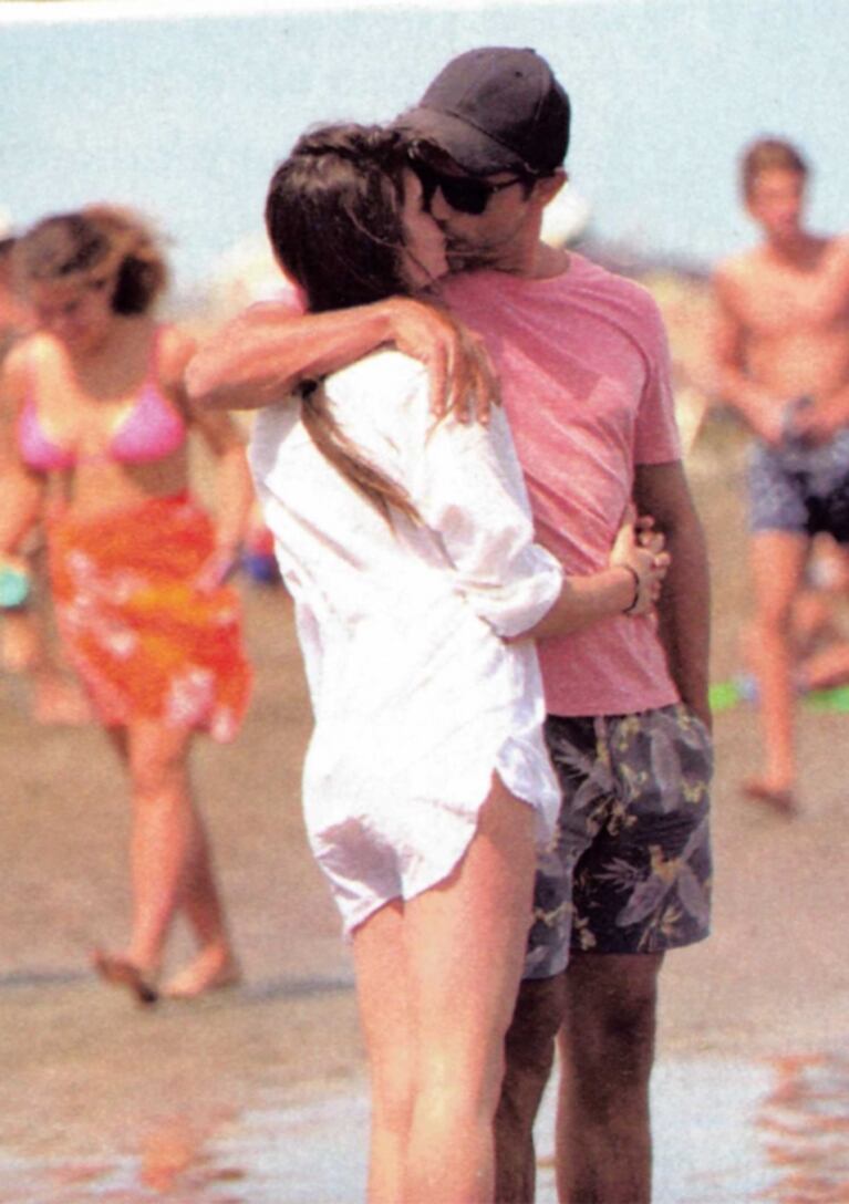 Joaquín Furriel y Eva de Dominici, enamorados en la playa: ¡besos frente al mar! 