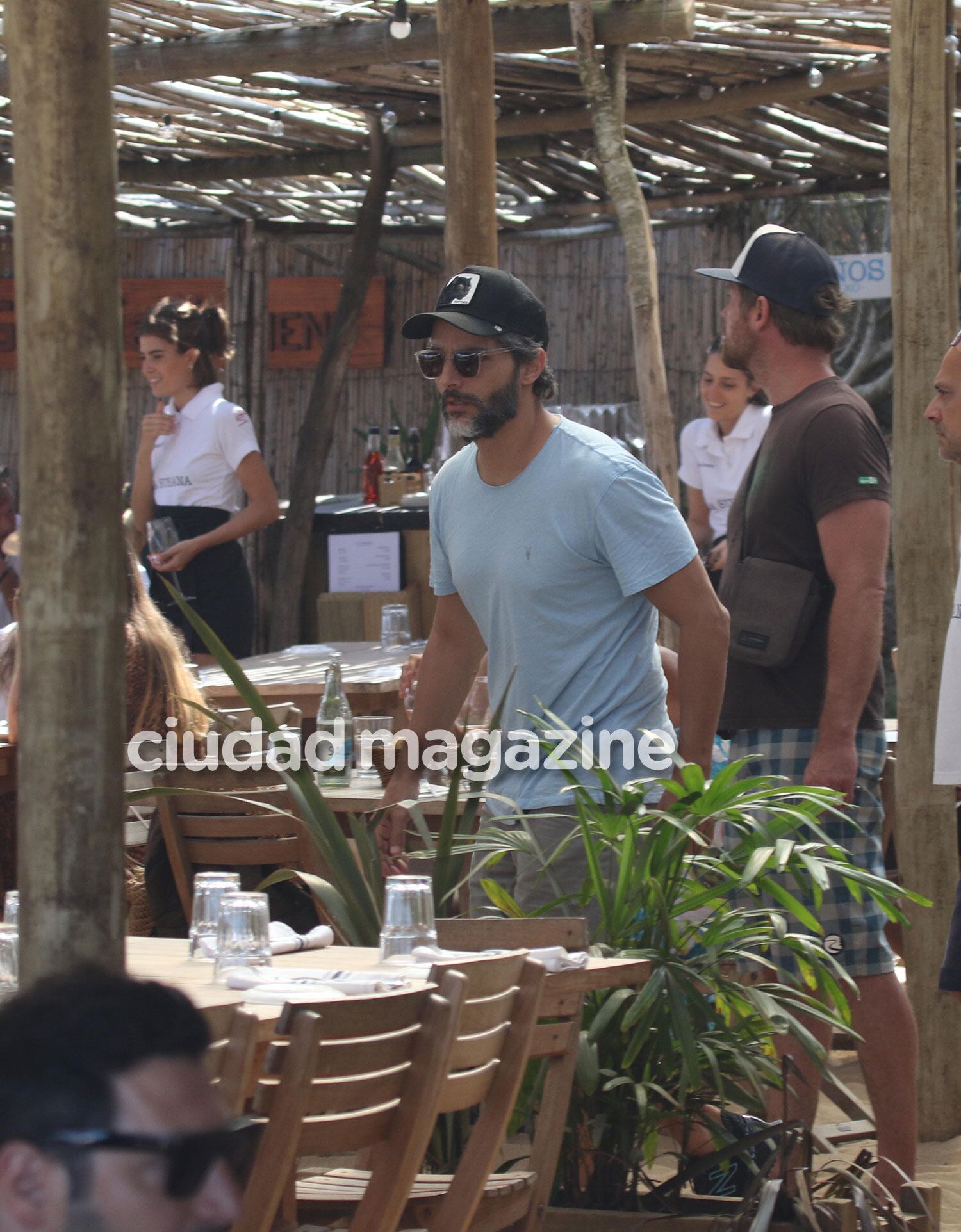 Joaquín Furriel y Manuela Bozoglian, juntos en Punta del Este (Fotos: GM Press).