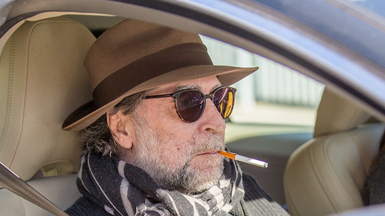 Joaquín Sabina recordó su caída del escenario: Llevo dos operaciones y tengo titanio en la cabeza