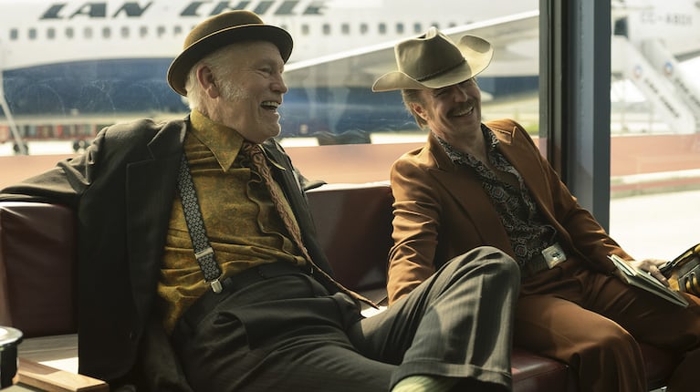 John Malkovich y Sam Rockwell en Caballo Salvaje Nueve. Foto Searchlight Pictures/Diego Araya Corvalán, Courtesy of Searchlight Pictures. © 2026 Searchlight Pictures. All Rights Reserved.