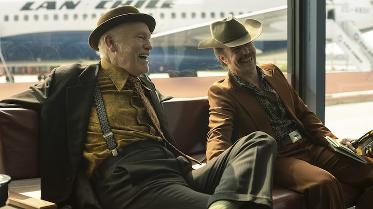 John Malkovich y Sam Rockwell en Caballo Salvaje Nueve. Foto Searchlight Pictures/Diego Araya Corvalán, Courtesy of Searchlight Pictures. © 2026 Searchlight Pictures. All Rights Reserved.