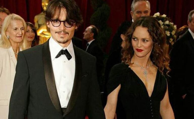 Johnny Depp junto a su ex mujer, Vanesa Paradis (Foto: Web)