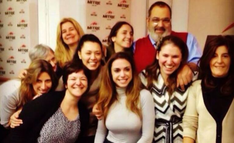 Jorge Lanata y sus compañeras de trabajo, divertidos en la web (Foto: Twitter). 