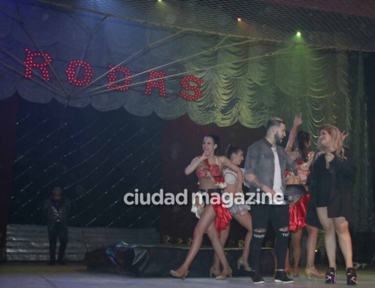 Jorge Rial, emocionado en el debut de Morena como cantante: "Estoy orgulloso de ella; mi hija se subió al escenario y me dedicó una canción" 