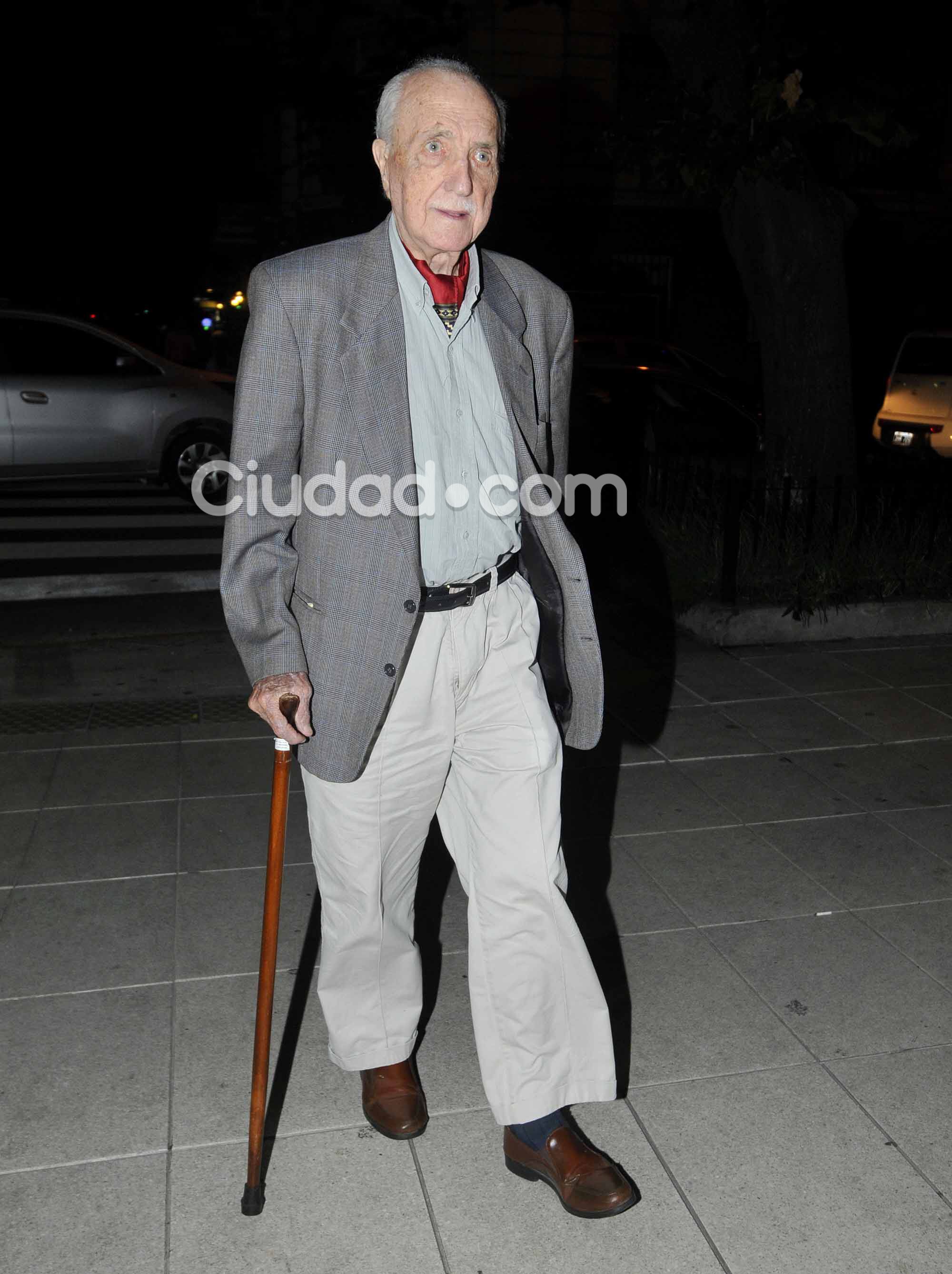 José, hermano de Mirtha, también festejó con la diva (Fotos: Movilpress).  
