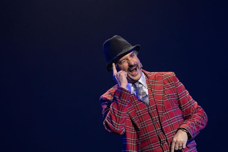 José María Listorti encarna al papá de Matilda en "Matilda, el musical" (Foto: Instagram/soylistortiok)