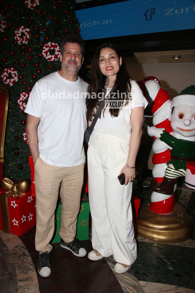 José María Listorti y Mónica Gutierrez en el estreno de Una Mágica Navidad (Foto: Movilpress).