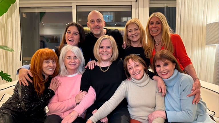José María Muscari, Marita Ballesteros, Cecilia Dopazo, Emilia Mazer, María Leal, Linda Peretz, Juana Repetto, Silvia Pérez y Mónica Villa.