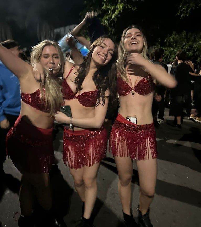 Josefina, la hija de Sandra, en su fiesta de egresados.