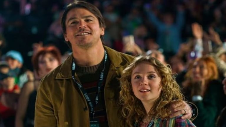 Josh Hartnett interpreta al buscado Cooper Abbott y Ariel Donoghue a su hija Riley.