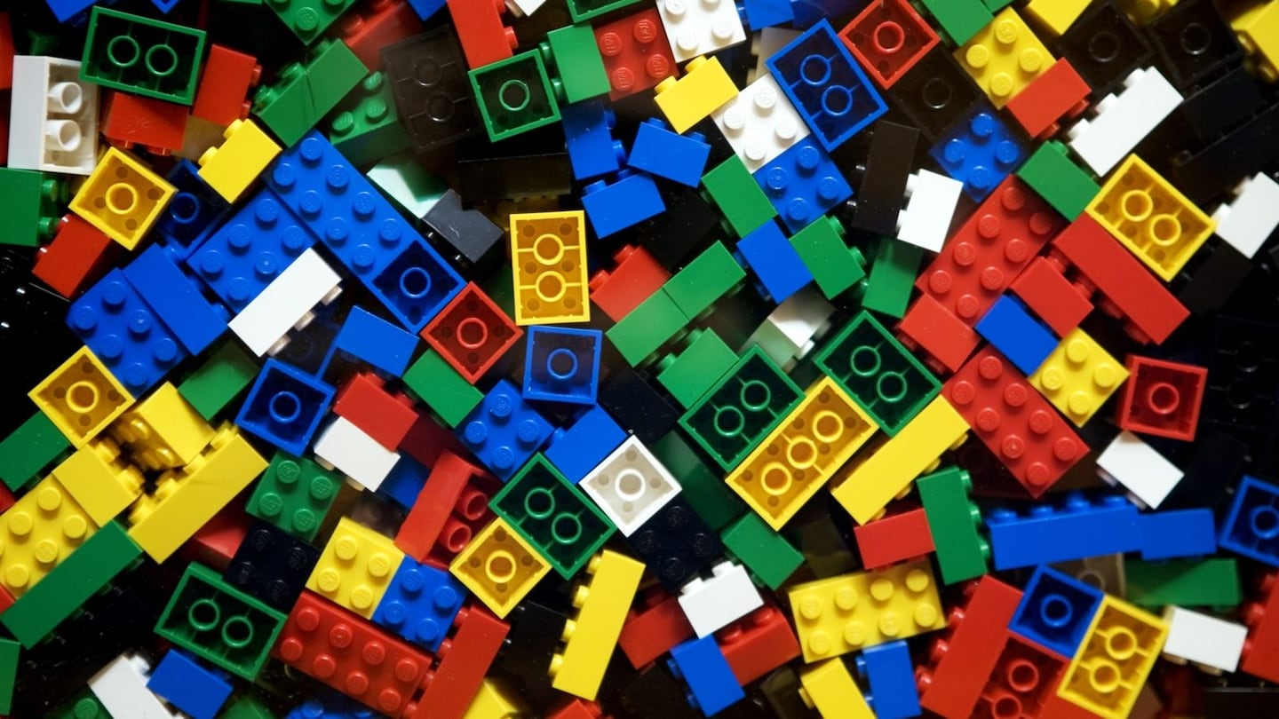 Joven español hizo su prótesis con piezas de Lego