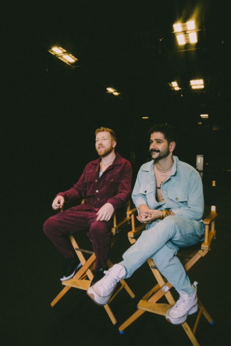JP Saxe lanza su nuevo single y video Moderación junto a Camilo