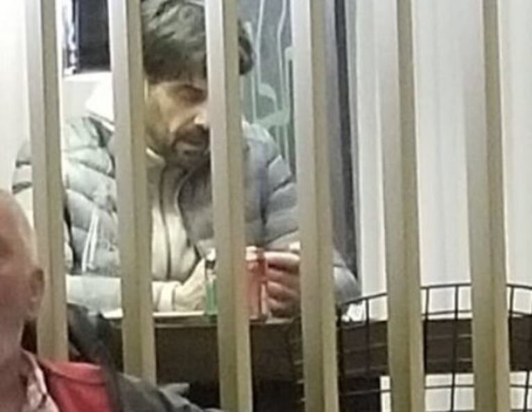 Juan Darthés regresó a San Pablo tras una semana en nuestro país: sus fotos en el aeropuerto de Ezeiza