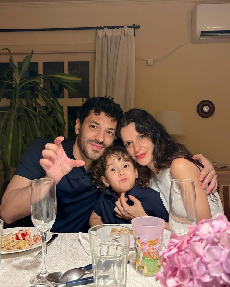 Juan Ingaramo, Lila y Violeta Urtizberea. (Foto: @violeurtizberea)