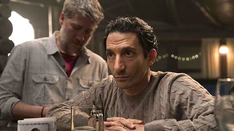 Juan Minujín y Alberto Ammann en 'Atrapados', la miniserie argentina de Netflix que triunfa en el mundo.