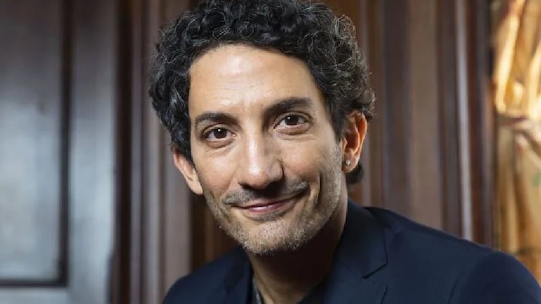 Juan Minujín ya es una cara más que reconocida por el público global en Netflix.