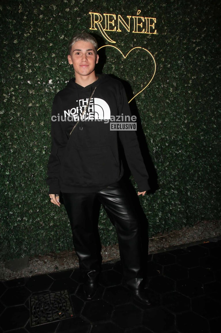 Juan Otero en el cumpleaños de Karina Jelinek (Foto: Movilpress).