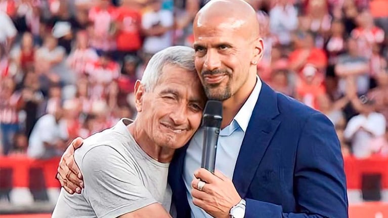 Juan Ramón y Juan Sebastián Verón, la "Bruja" y la "Brujita" (Foto: Instagram @juansebastian.veron)