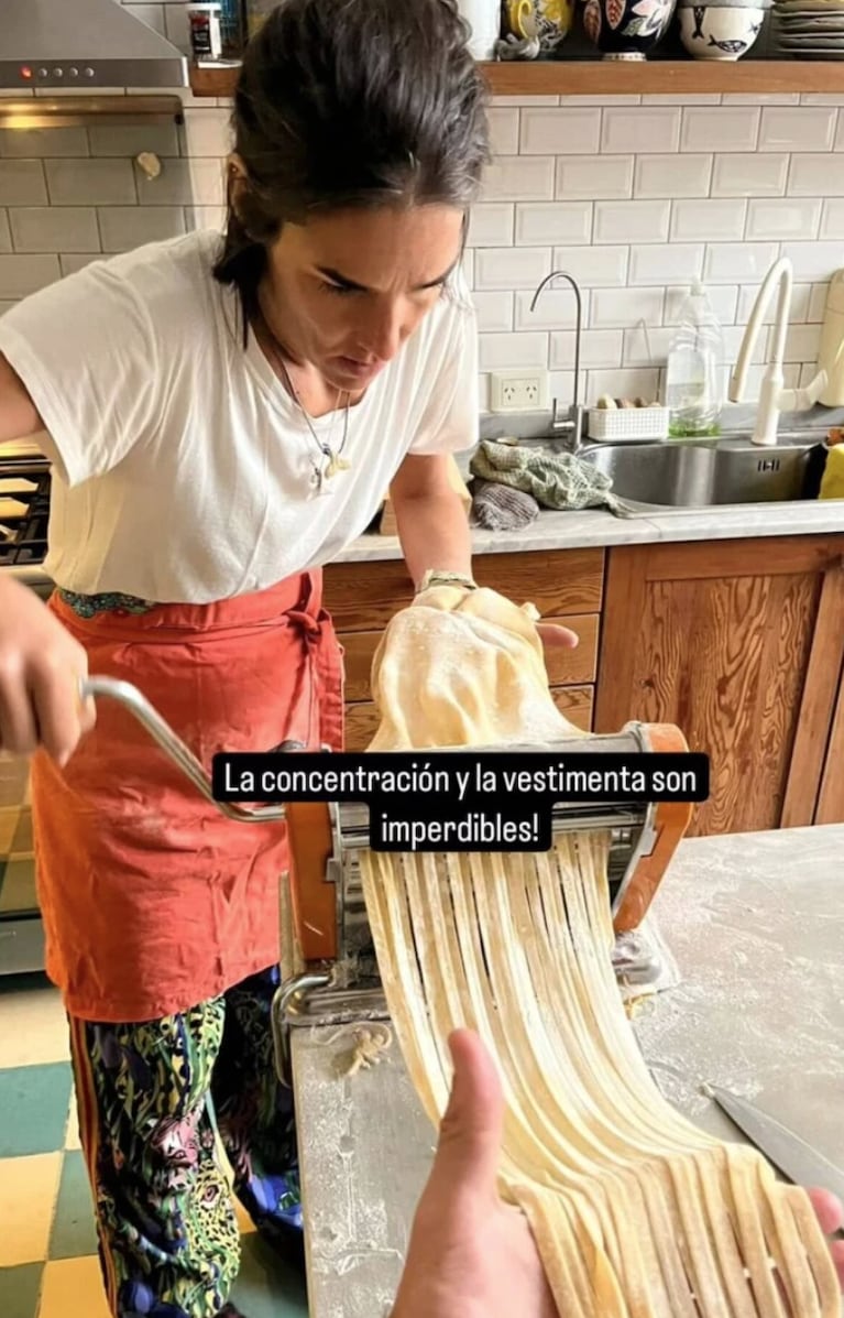 Juana aprovechó el fin de semana largo para cocinarle a su familia su especialidad: pastas caseras.
