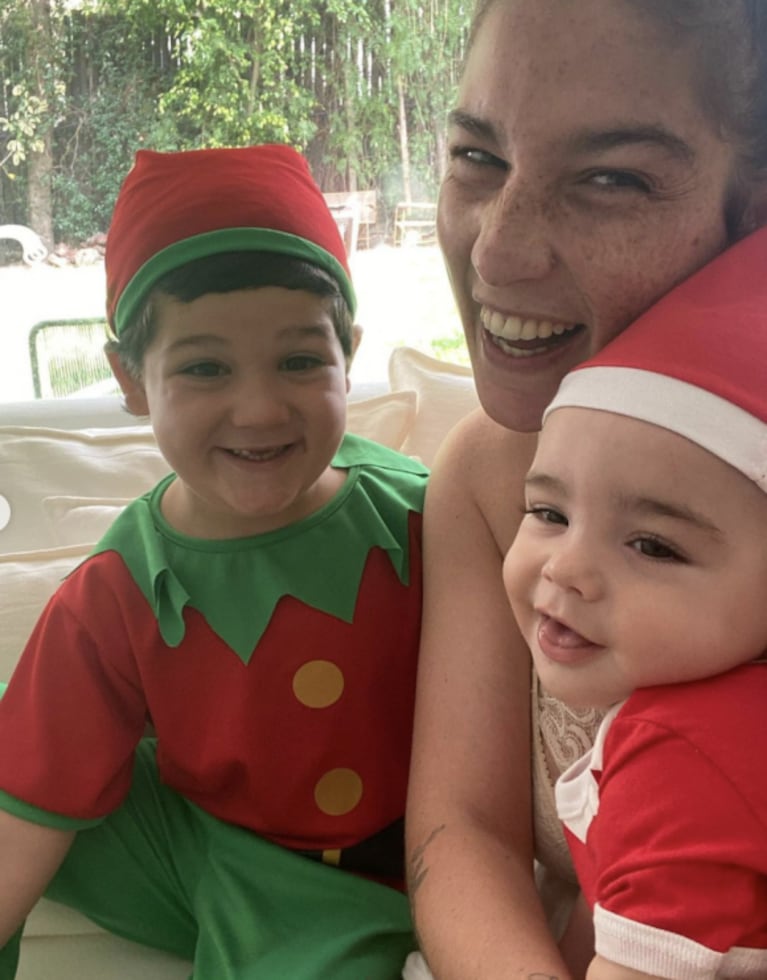 Juana Repetto compartió las fotos navideñas más tiernas de sus hijos 