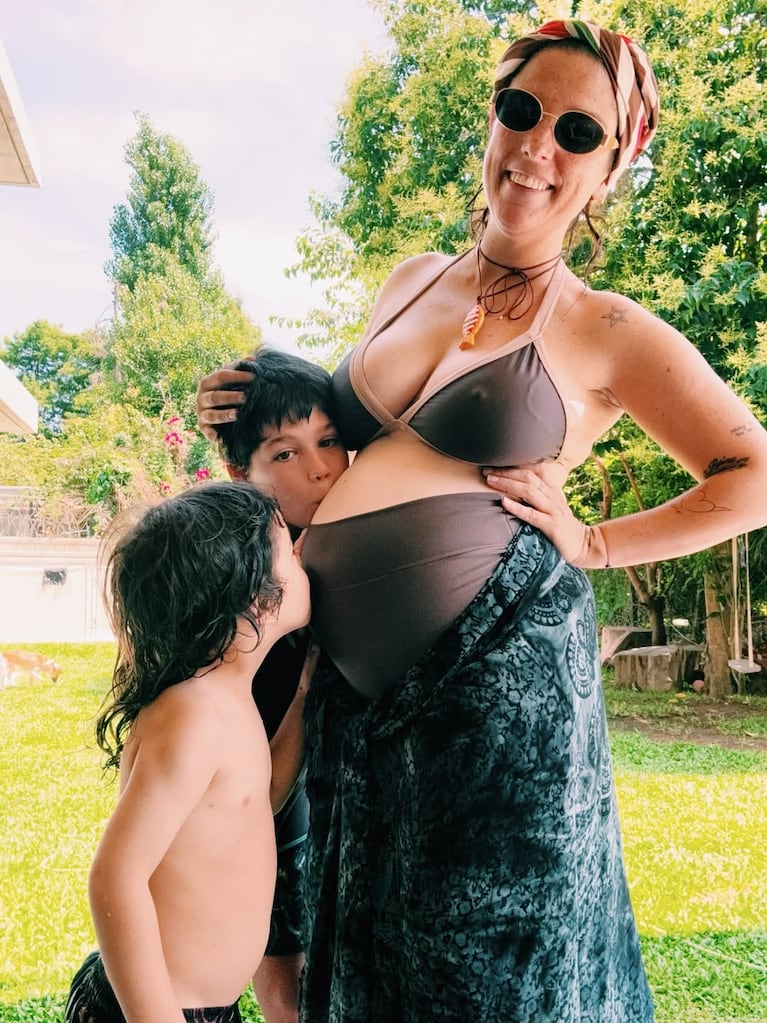 Juana Repetto con sus hijos Toribio y Belisario. Foto: Instagram (@juanarepettook)