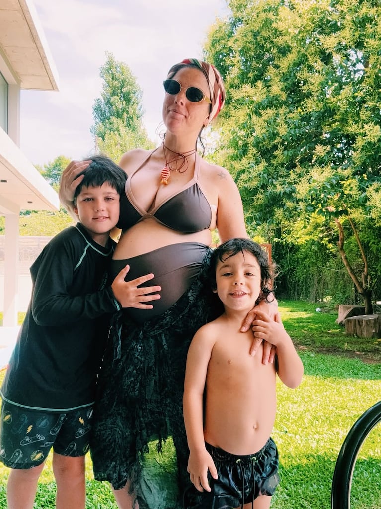 Juana Repetto con sus hijos Toribio y Belisario. Foto: Instagram (@juanarepettook)
