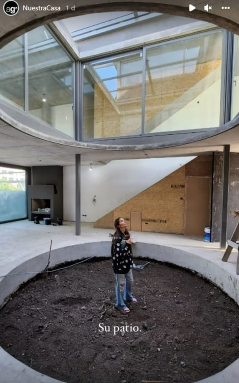 Juana Viale mostró cómo avanza la construcción de su casa circular: "De la cama al living"
